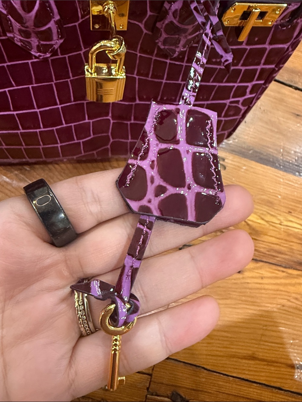 Purple Croc-Embossed Satchel Handbag with Lock Gold Hardware Purse - Picture 5 of 13